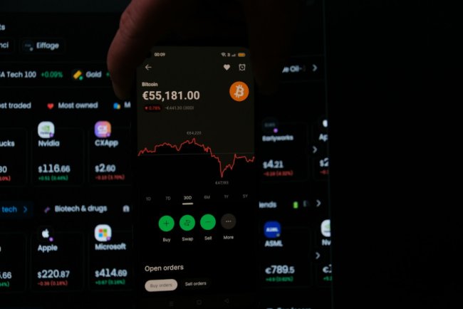 How Younger Cambodians Are Learning to Trade Beyond Borders